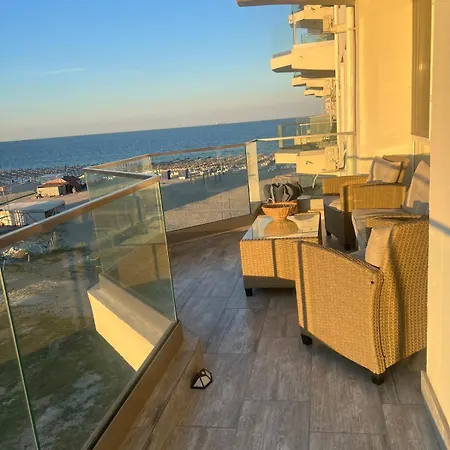 Voyage Apartment Mamaia